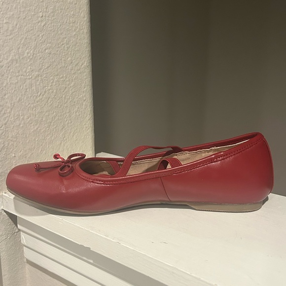 dv By Dolce Vita Maysa Women’s Red Mary Jane - Ballet Flat Slip On Size 8 - Picture 3 of 9